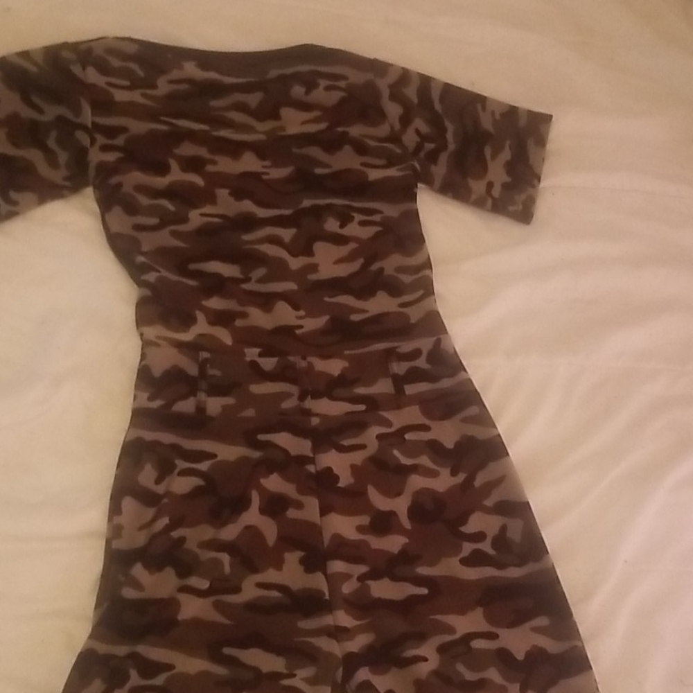 Romper - Picture 2 of 2